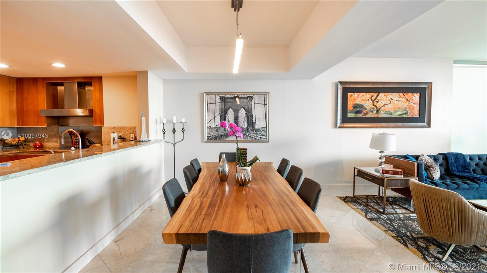 GROVENOR HOUSE CONDO - Residential