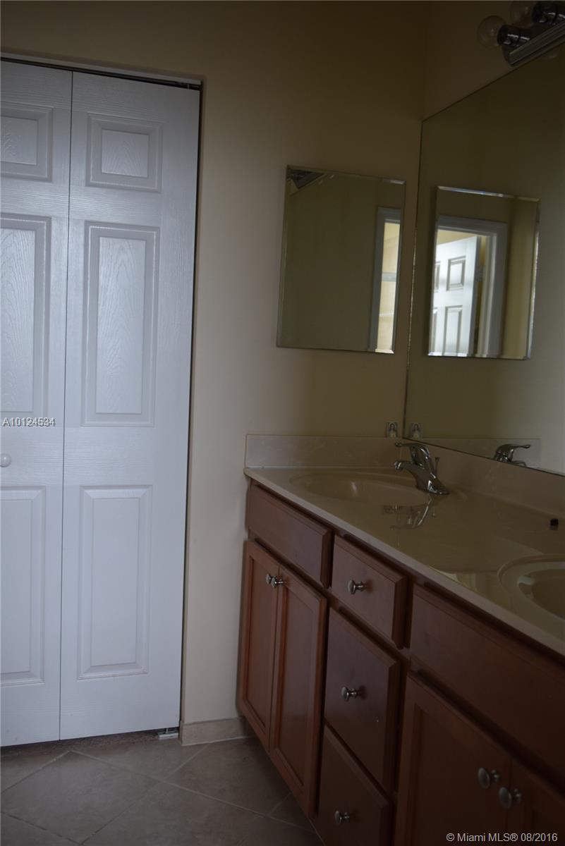 Islands At Doral Northwes - Residential Lease