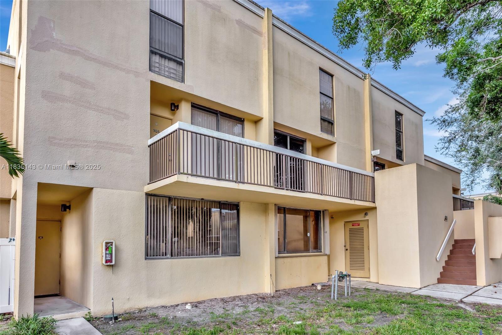 2831 SW 87th Ave 702, Davie, FL, 33328/$179,000 1 2831 SW 87th Ave 702