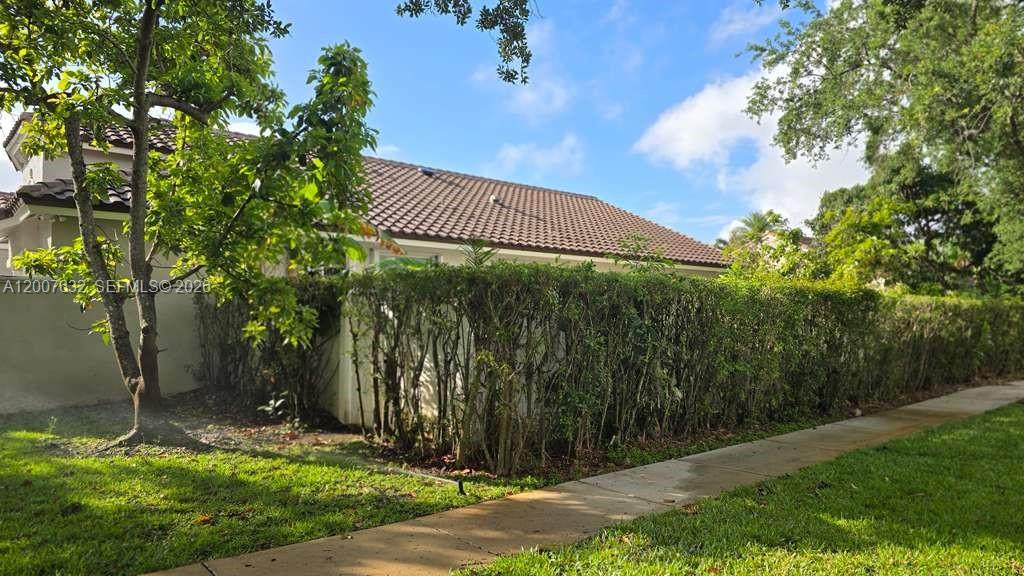 SUNSET LAKES PLAT ONE - Residential