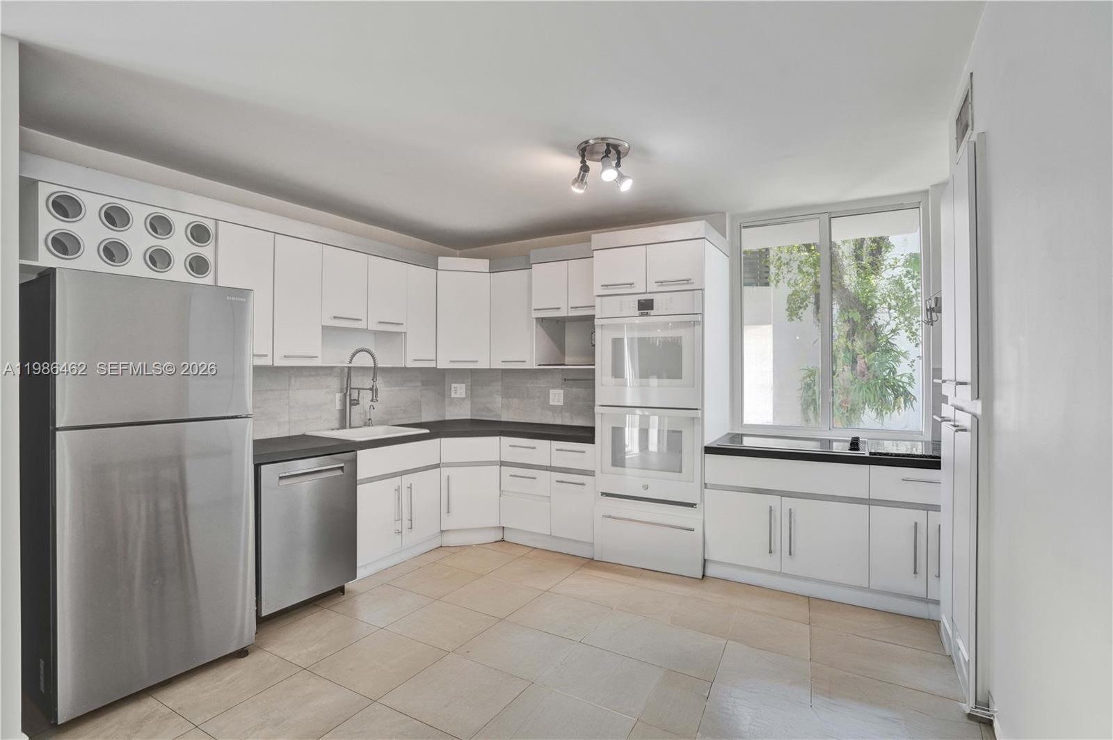 APOGEE I CONDO - Residential