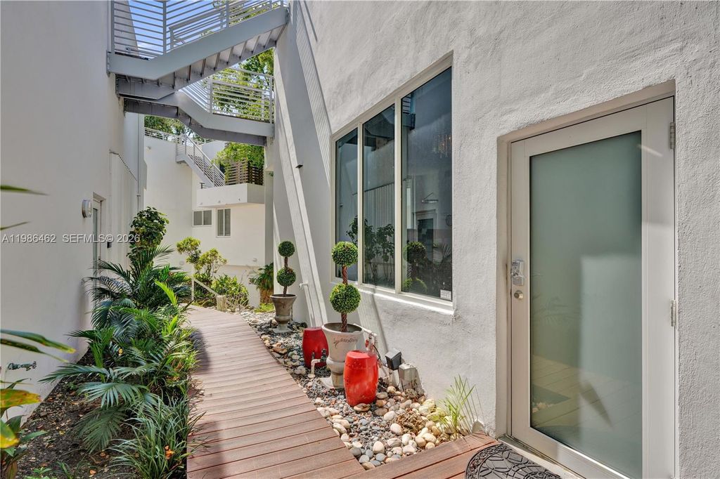 Photo of 3126 Center St #8, Coconut Grove, FL 33133 (MLS # A11986462)