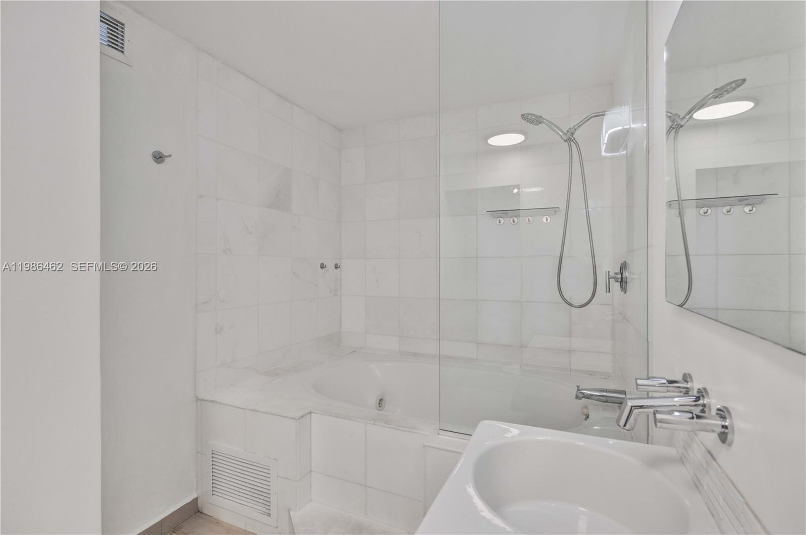 APOGEE I CONDO - Residential