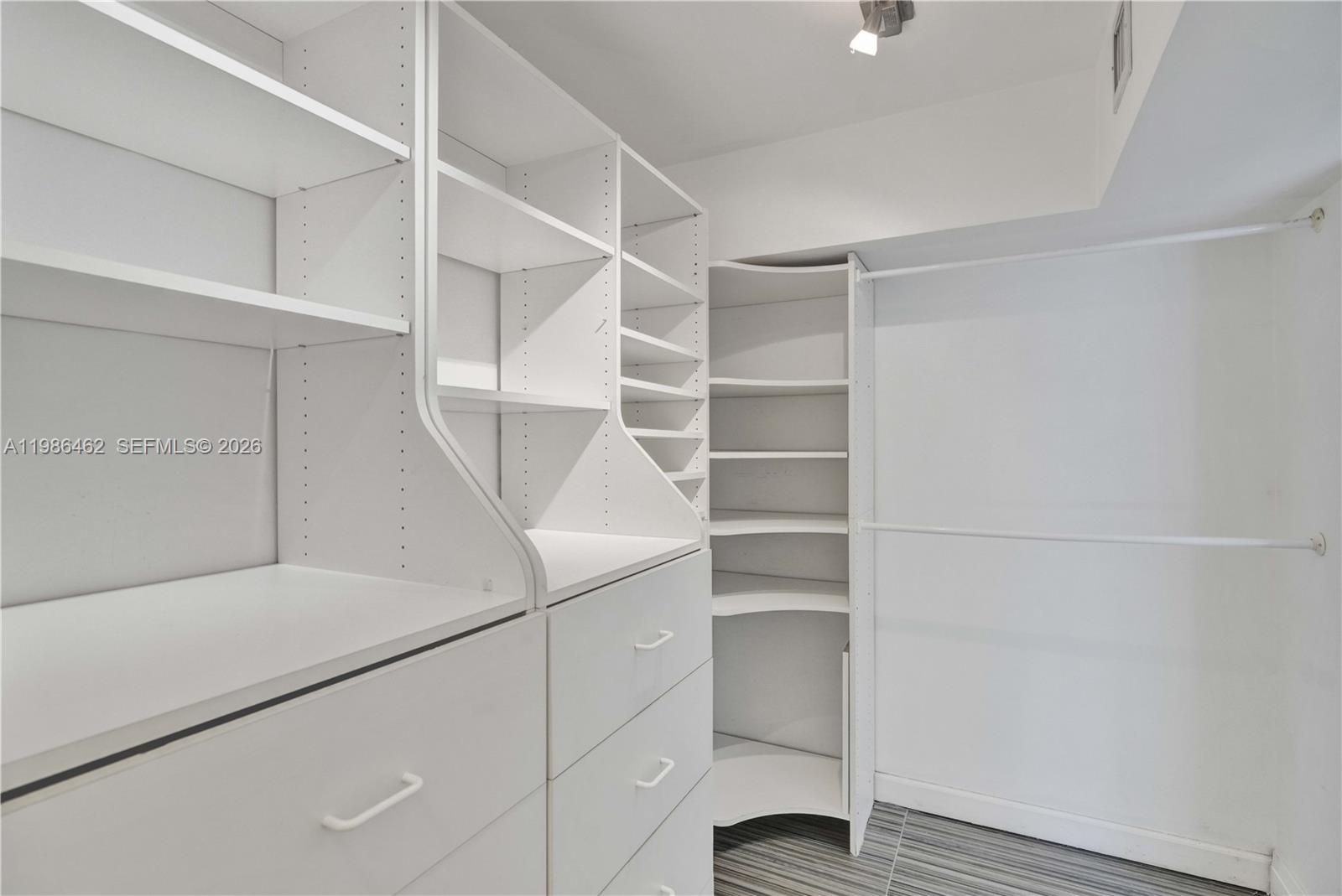 APOGEE I CONDO - Residential