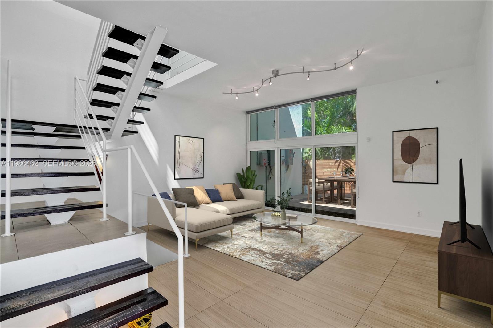 APOGEE I CONDO - Residential