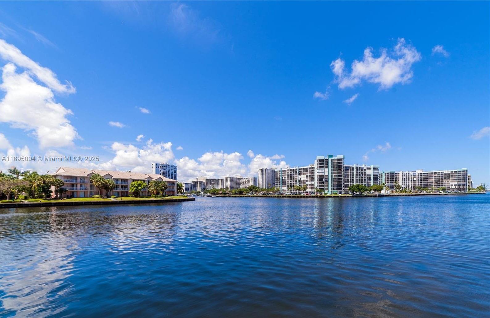 HALLMARK OF HOLLYWOOD CON - Residential Lease