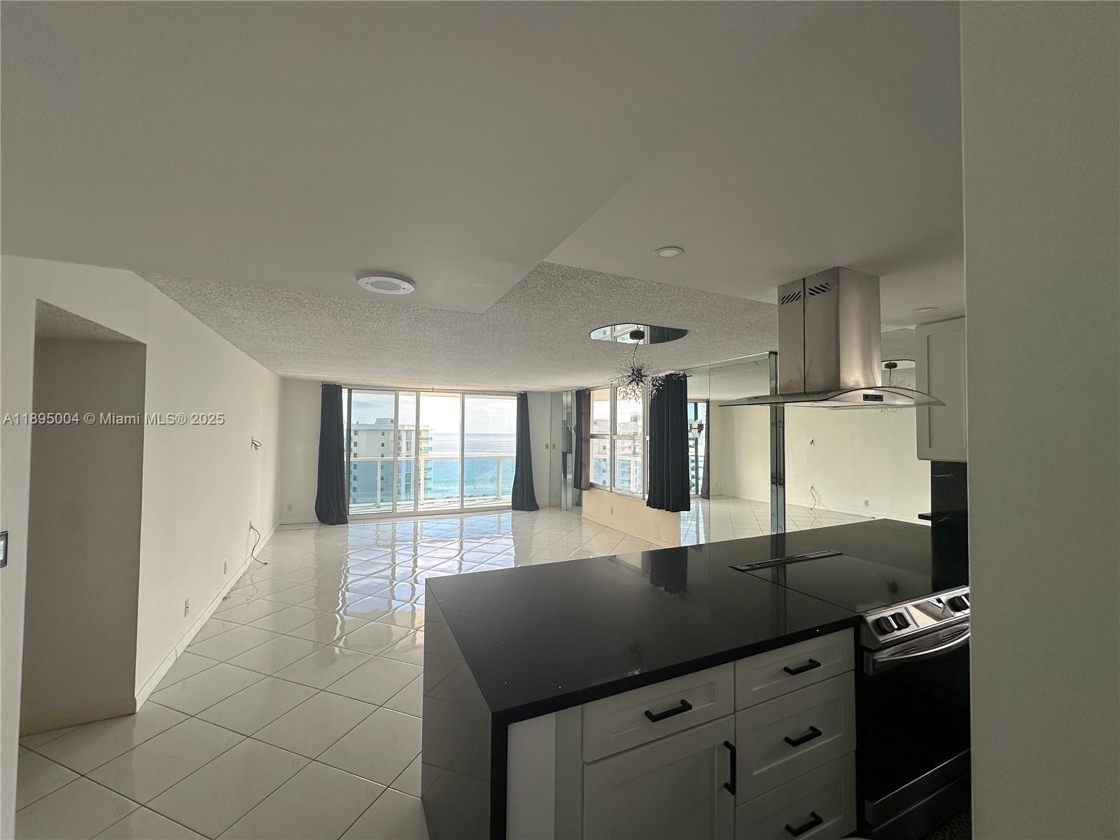 HALLMARK OF HOLLYWOOD CON - Residential Lease