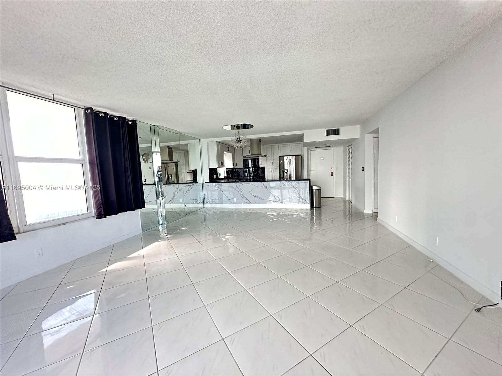 HALLMARK OF HOLLYWOOD CON - Residential Lease
