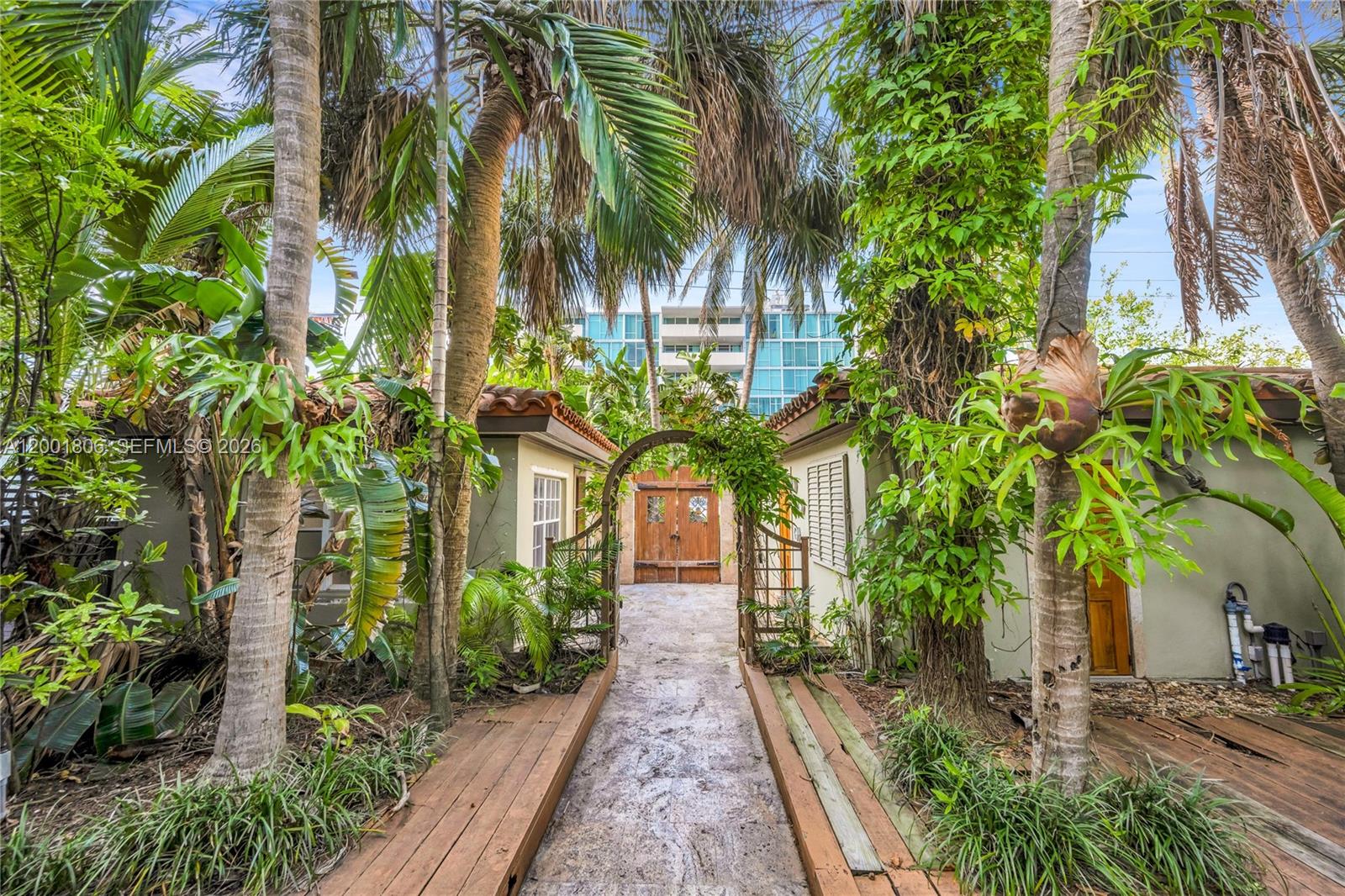 ISLE OF NORMANDY MIAMI VI - Residential