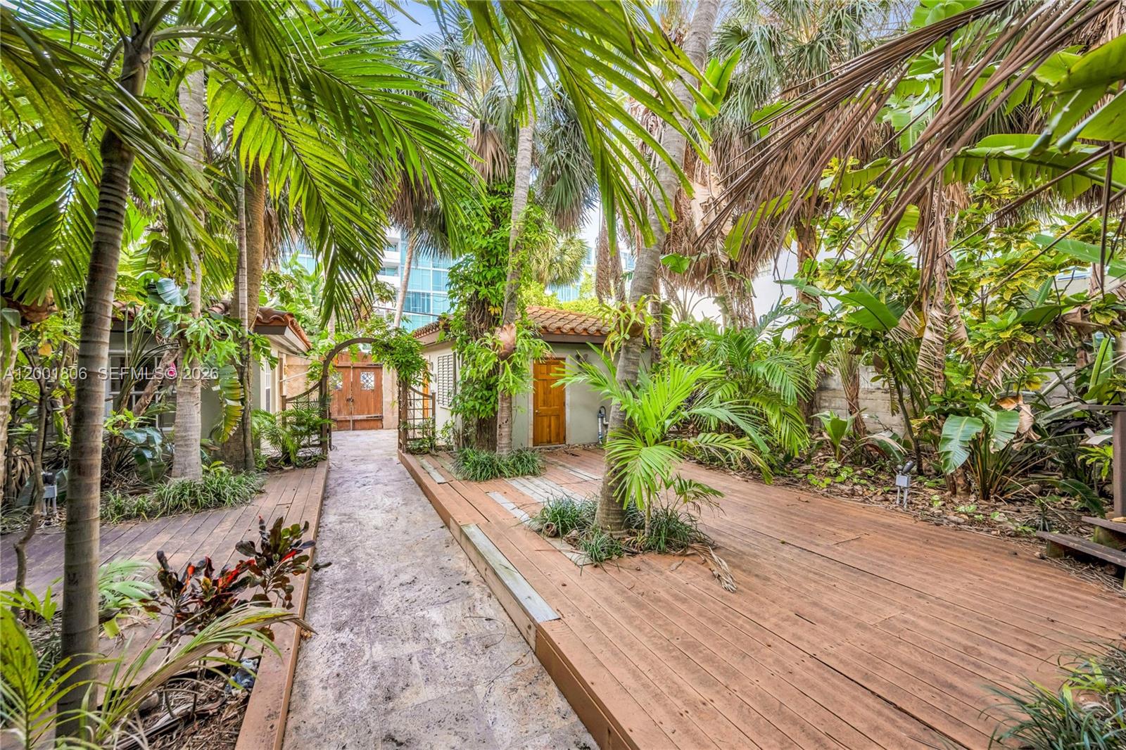 ISLE OF NORMANDY MIAMI VI - Residential