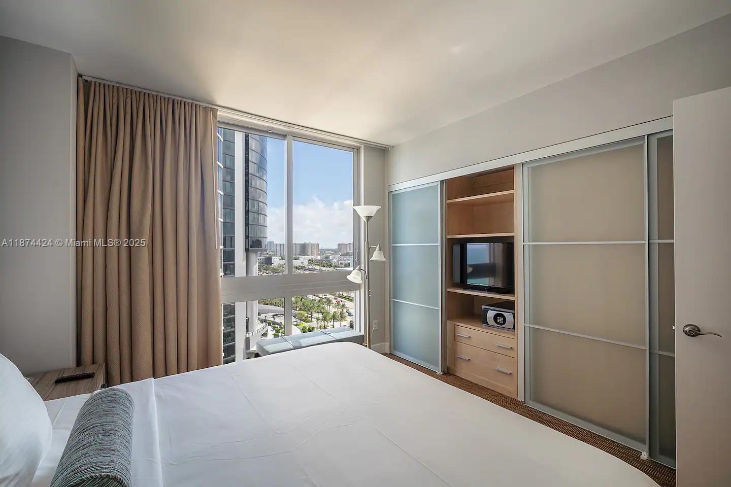 M RESORT RESIDENCES CONDO - Residential