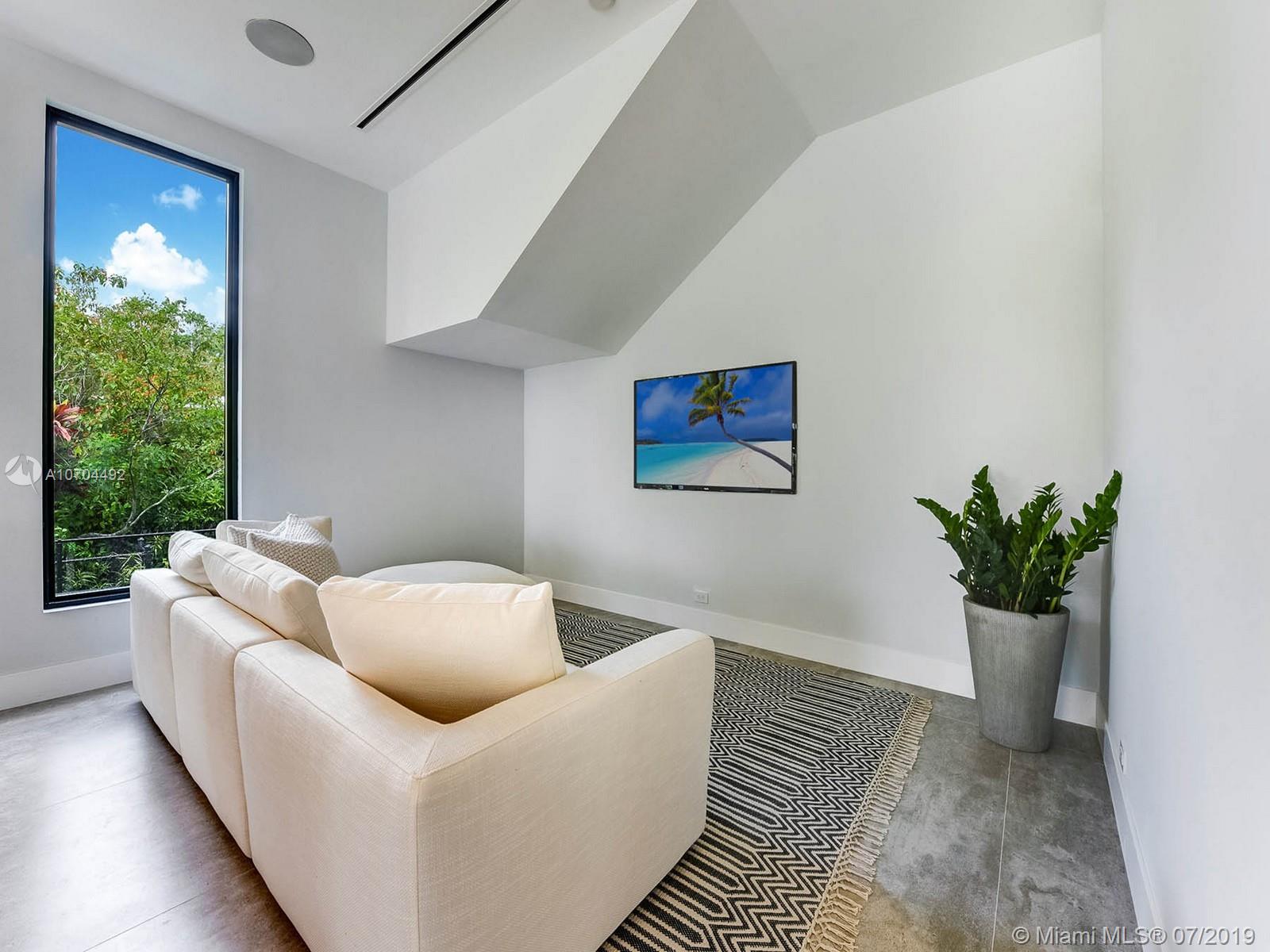 SNAPPER CREEK GROVES - Residential Lease