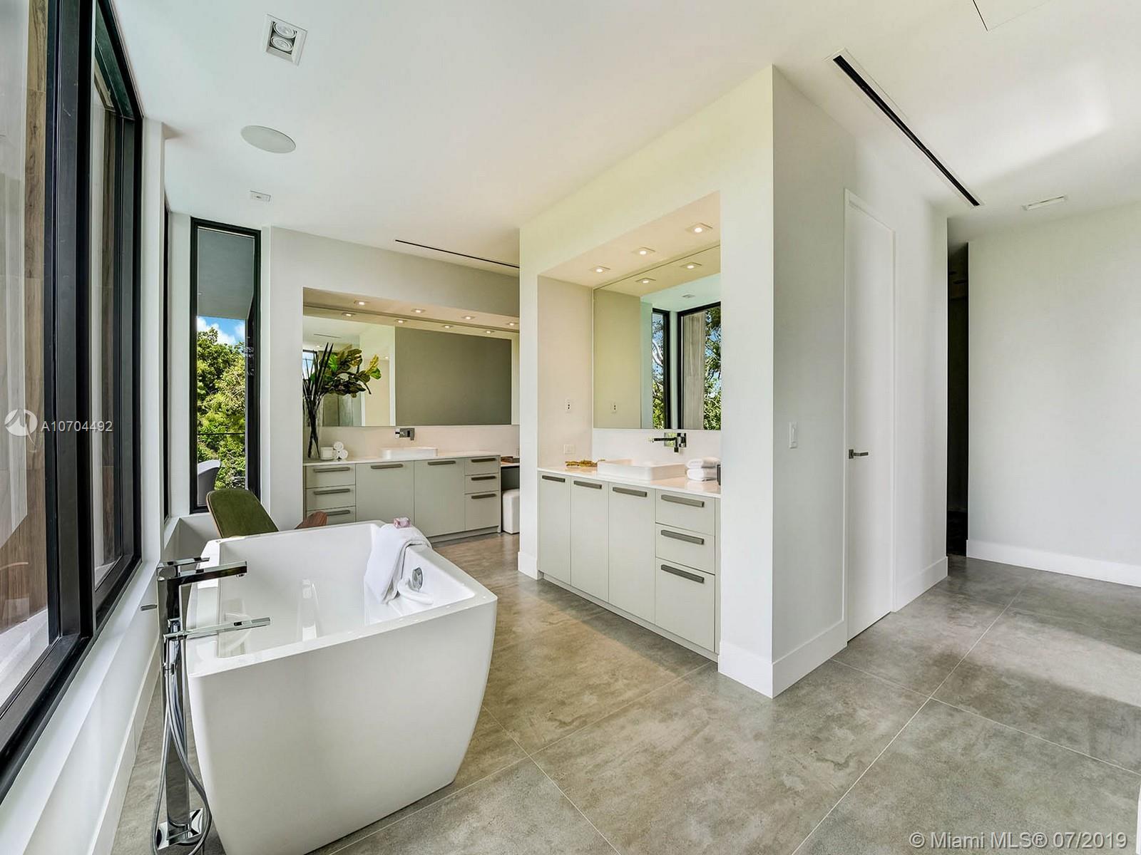 SNAPPER CREEK GROVES - Residential Lease