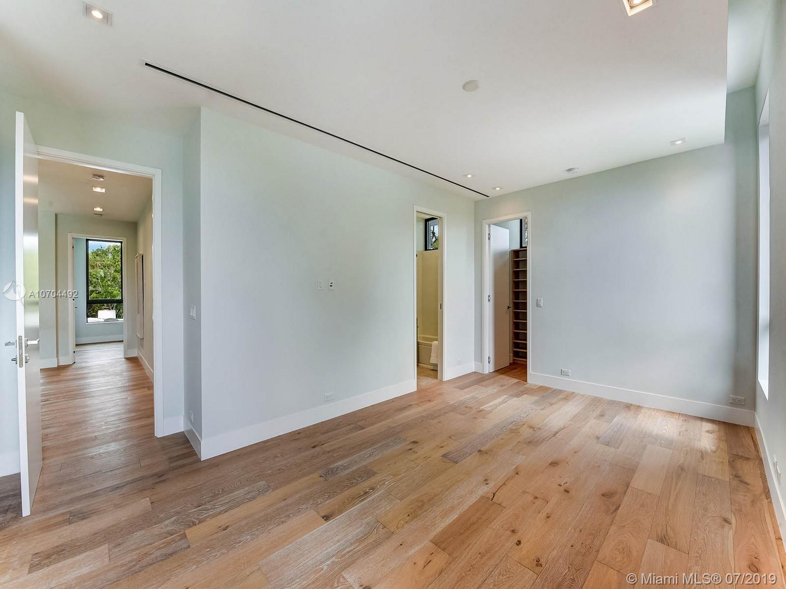 SNAPPER CREEK GROVES - Residential Lease