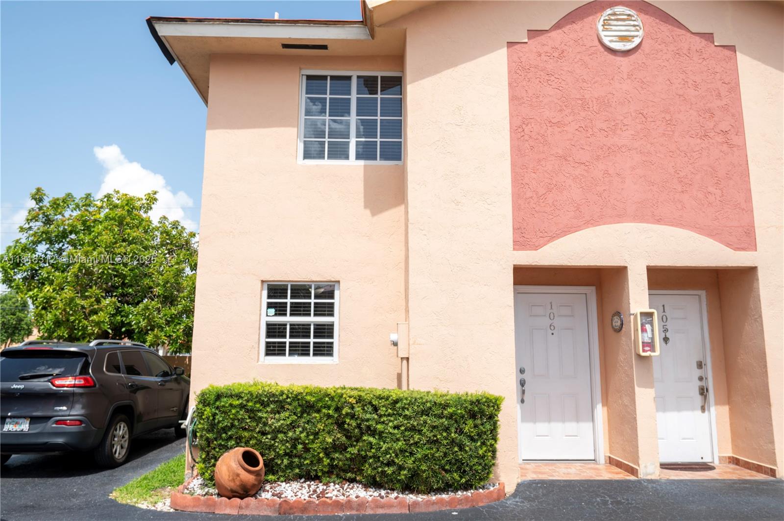 2375 W 74th St 106-6, Hialeah, Miami-Dade County, Florida - 2 Bedrooms  
2 Bathrooms - 