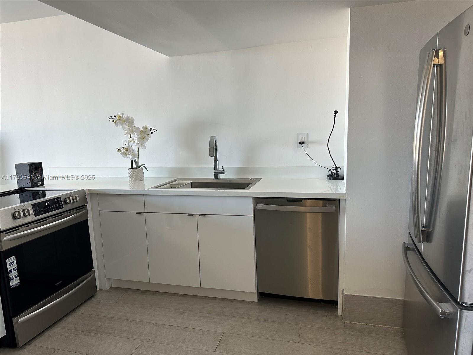 VENETIA CONDO - Residential