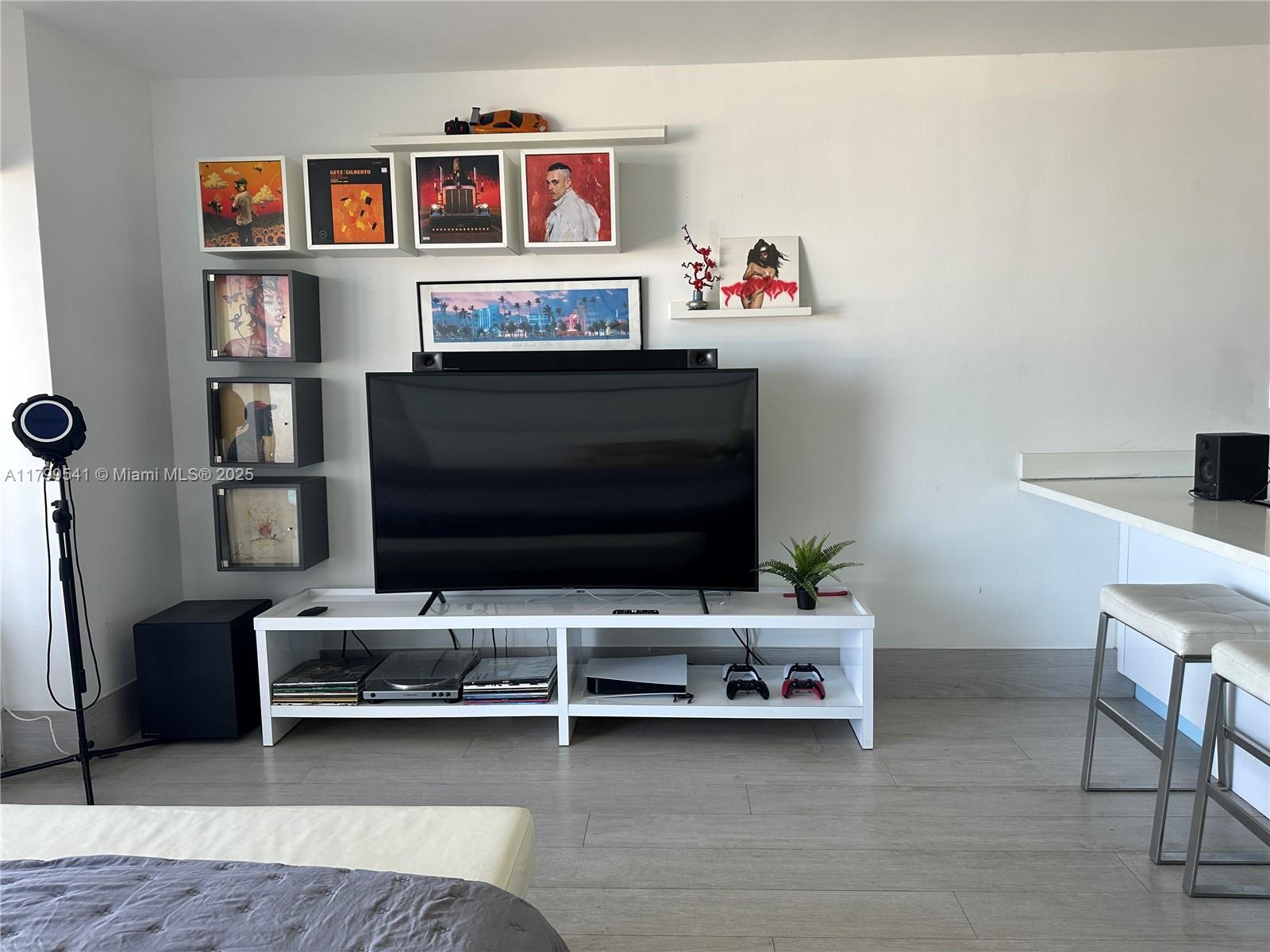 VENETIA CONDO - Residential