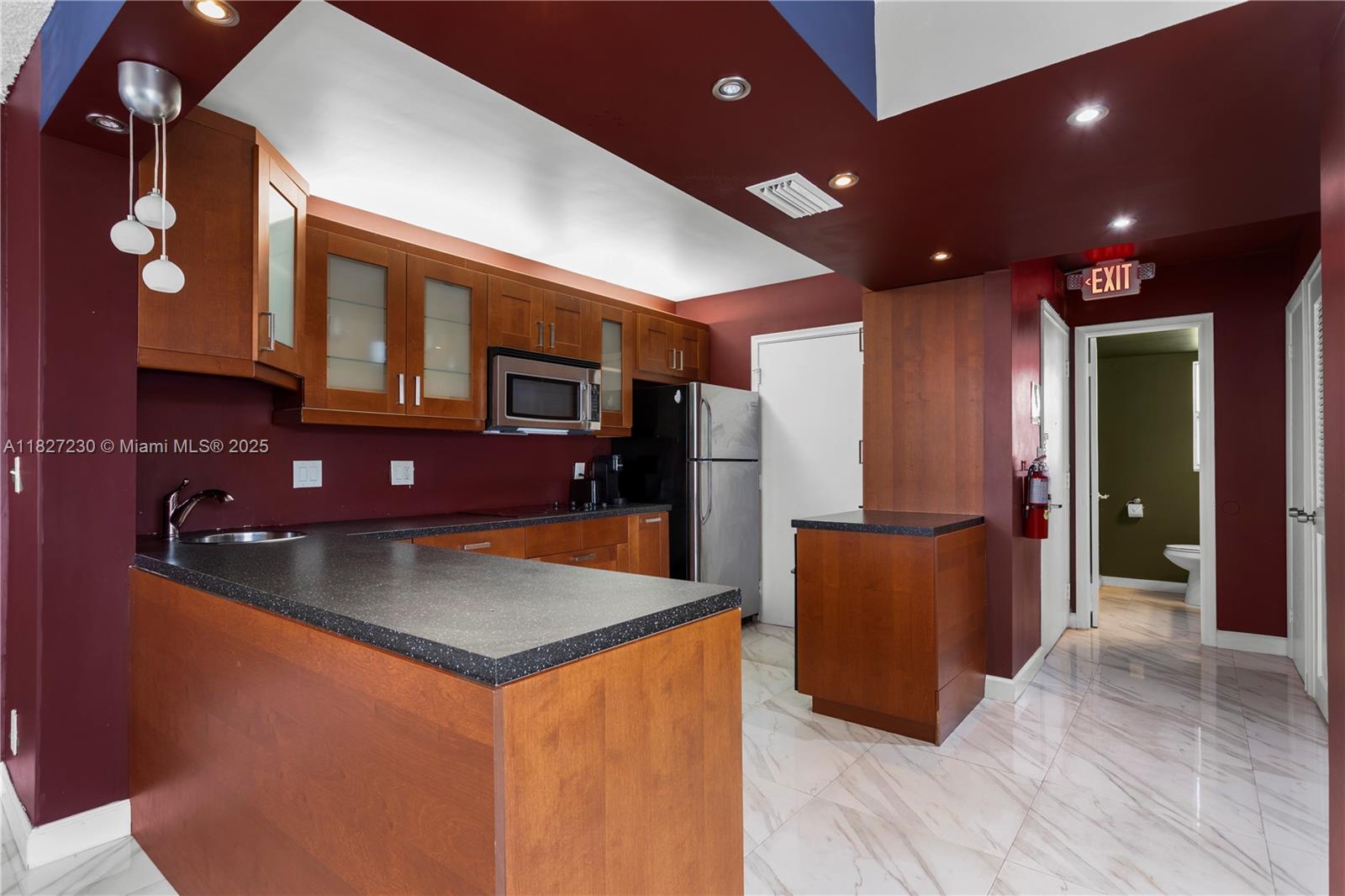 THIS 2ND FLOOR CONDO IS OFFERED FULLY FURNISHED, AND FEATURES A LARGE OPEN LAYOUT WITH BRIGHT NATURAL LIGHT FROM EVERY ROOM!
ENJOY STUNNING VIEWS, SUNSETS, AND THE PEACE AND TRANQUILITY THE PRESTIGIOUS ISLAND OF BAY HARBOR HAS TO OFFER. STEPS FROM SCHOOLS, HOUSES OF WORSHIP, SHOPS, AND WORLD-CLASS RESTAURANTS.
BUILDING FEATURES A GROUND FLOOR LAUNDRY ROOM, ASSIGNED PARKING, POOL ON THE WATER, GYM AREA, MEETING ROOM, AND A BOAT DOCK AVAILABLE FOR RENT.
THIS ONE OF A KIND UNIT IS AS PICTURED, EASY TO QUALIFY FOR AND AVAILABLE TO MOVE IN TODAY!