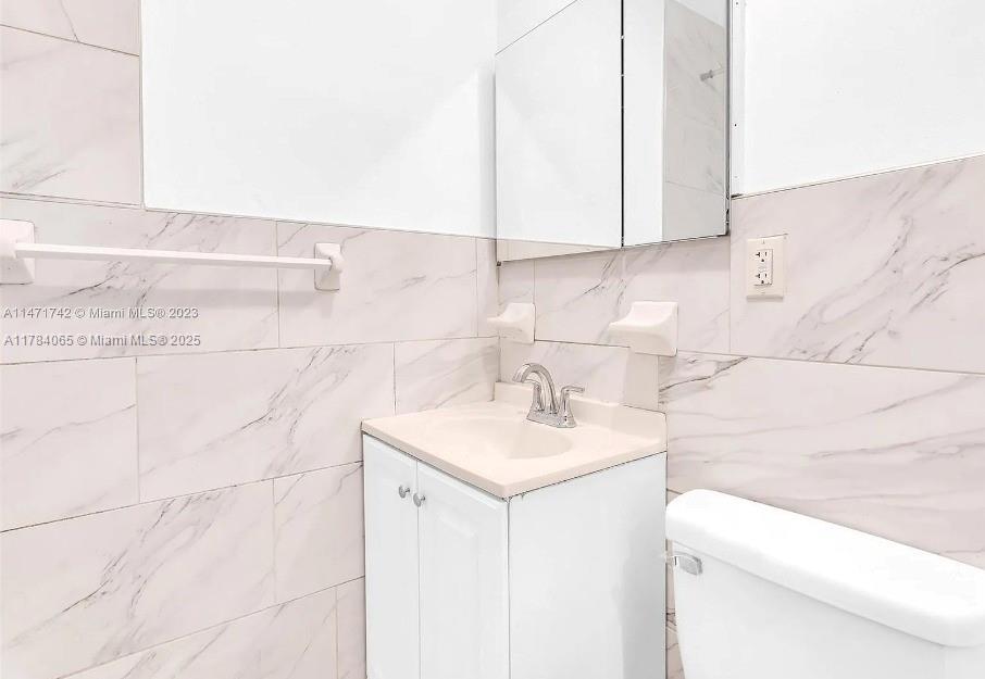 IRONS MANOR 2ND ADDN - Residential