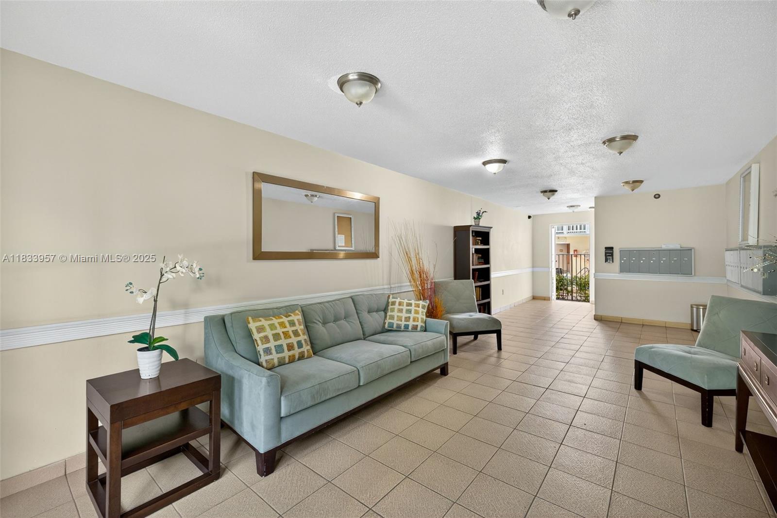 1821 Jefferson Ave 202