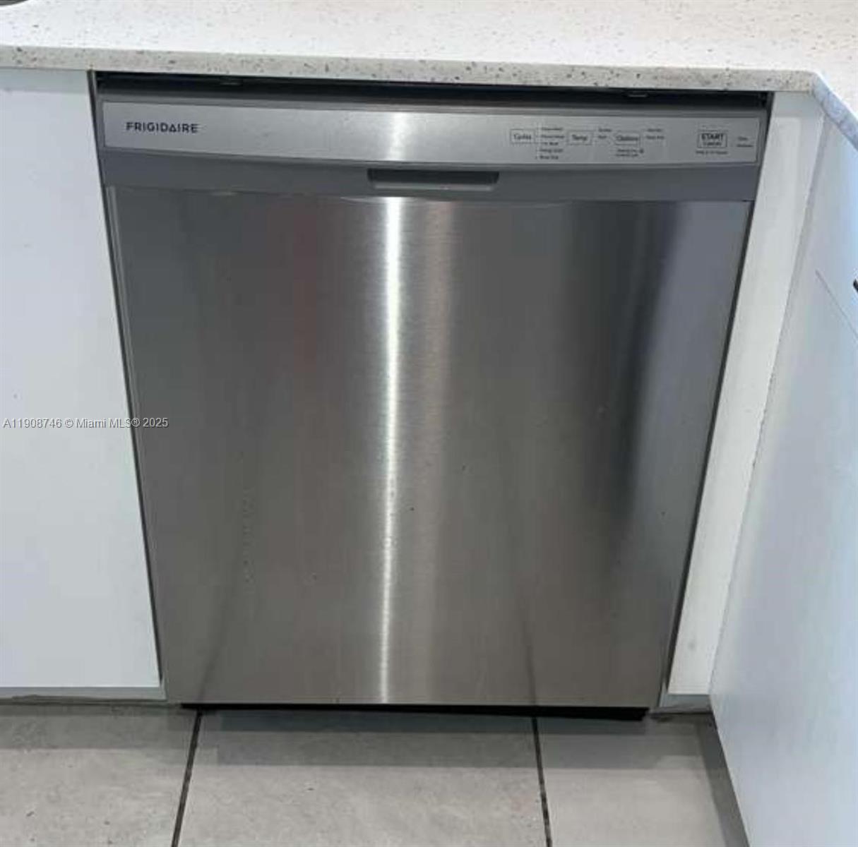 SILVER PALM RESIDENTIAL H - Residential Lease