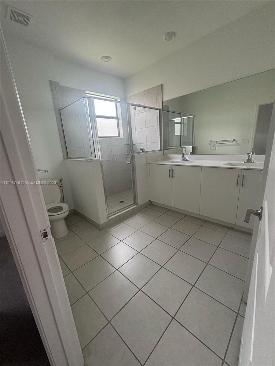 SILVER PALM RESIDENTIAL H - Residential Lease