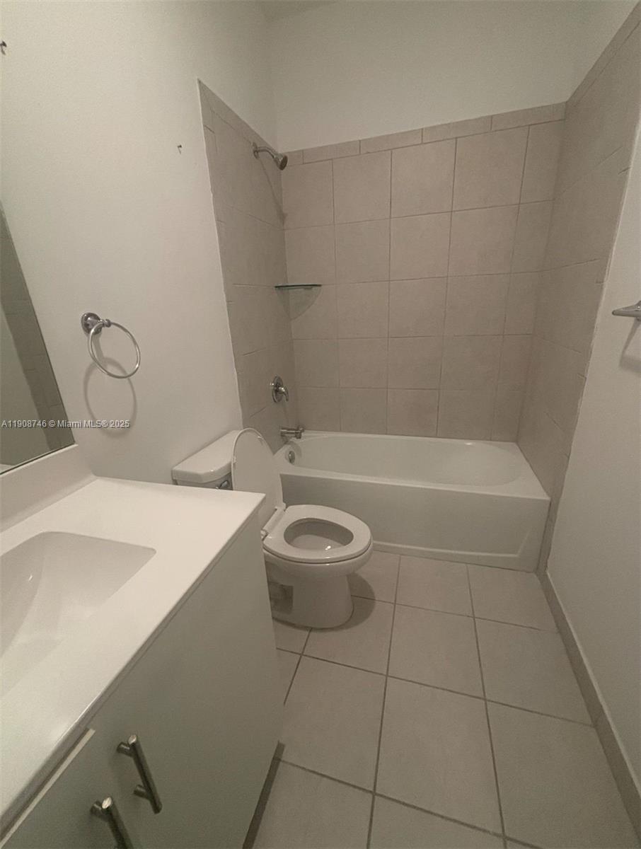 SILVER PALM RESIDENTIAL H - Residential Lease