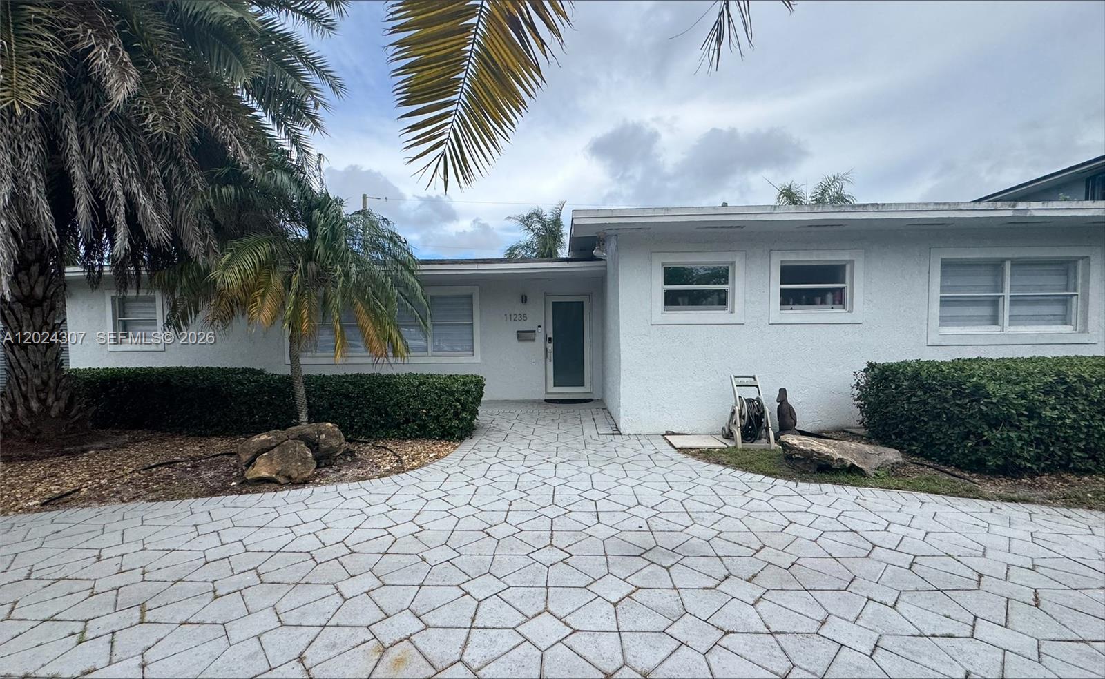 PALM SPRINGS SUB SEC B 4T - Residential Lease