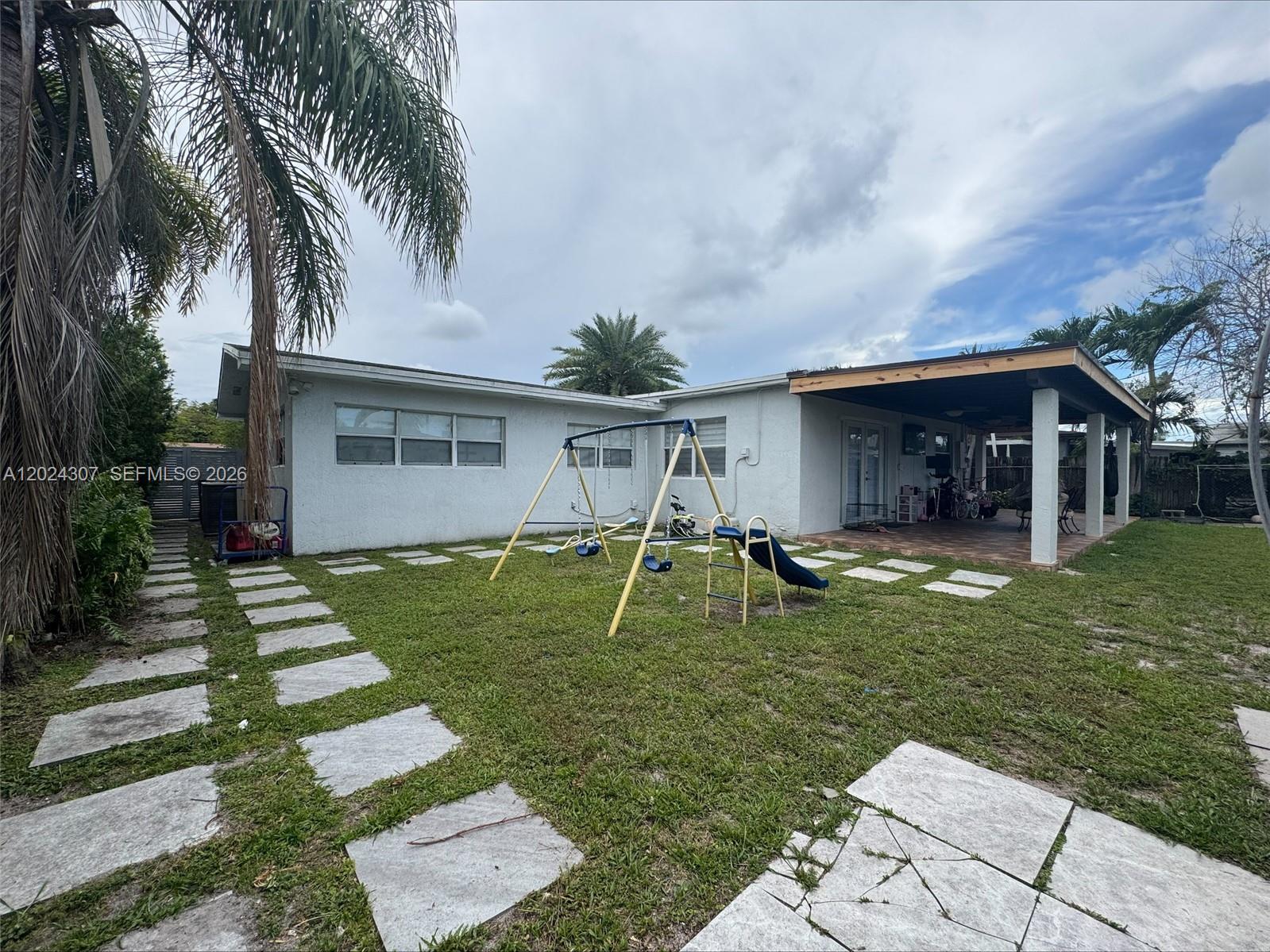 PALM SPRINGS SUB SEC B 4T - Residential Lease