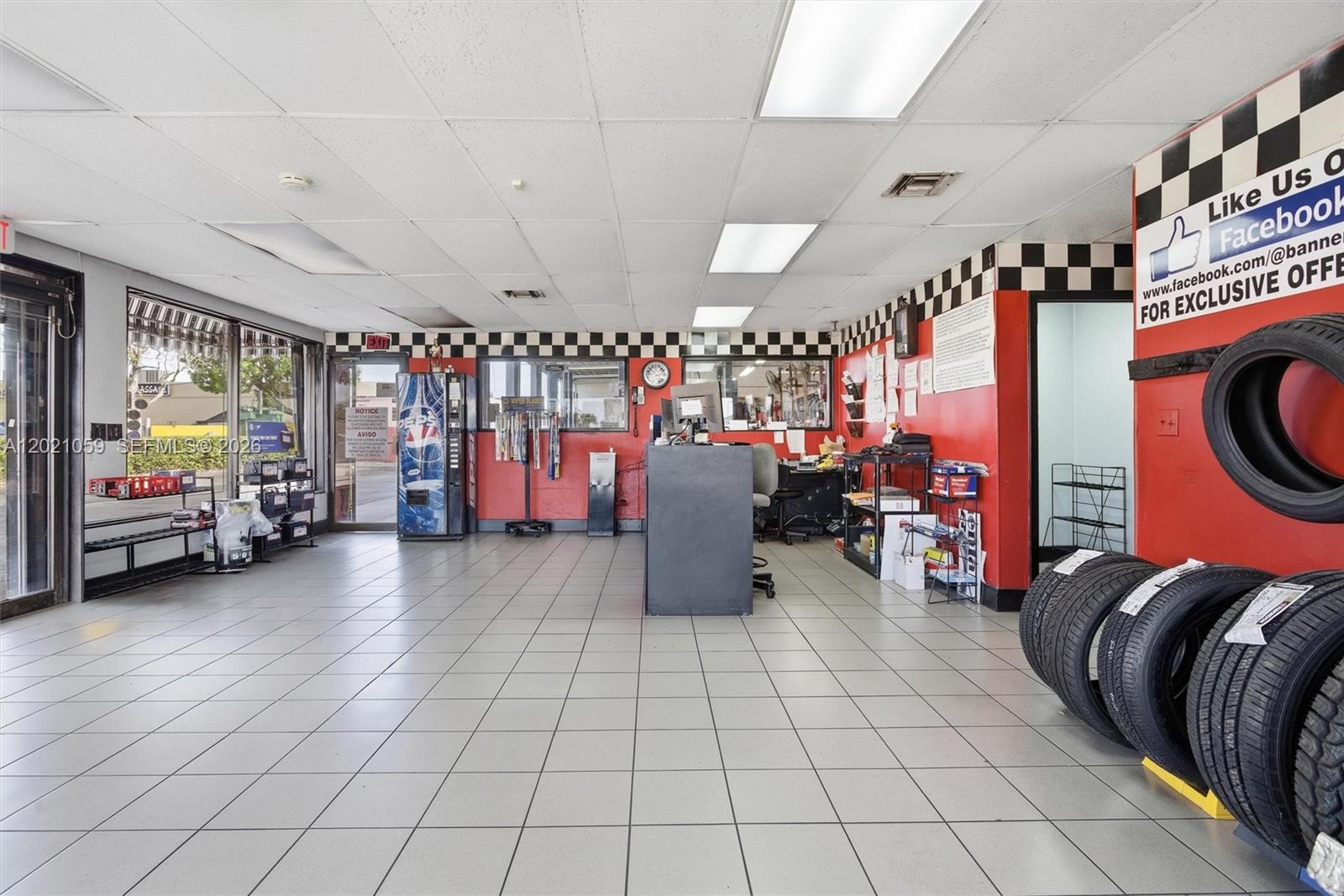 IDEAL VILLA HOME TRACT - Commercial Sale