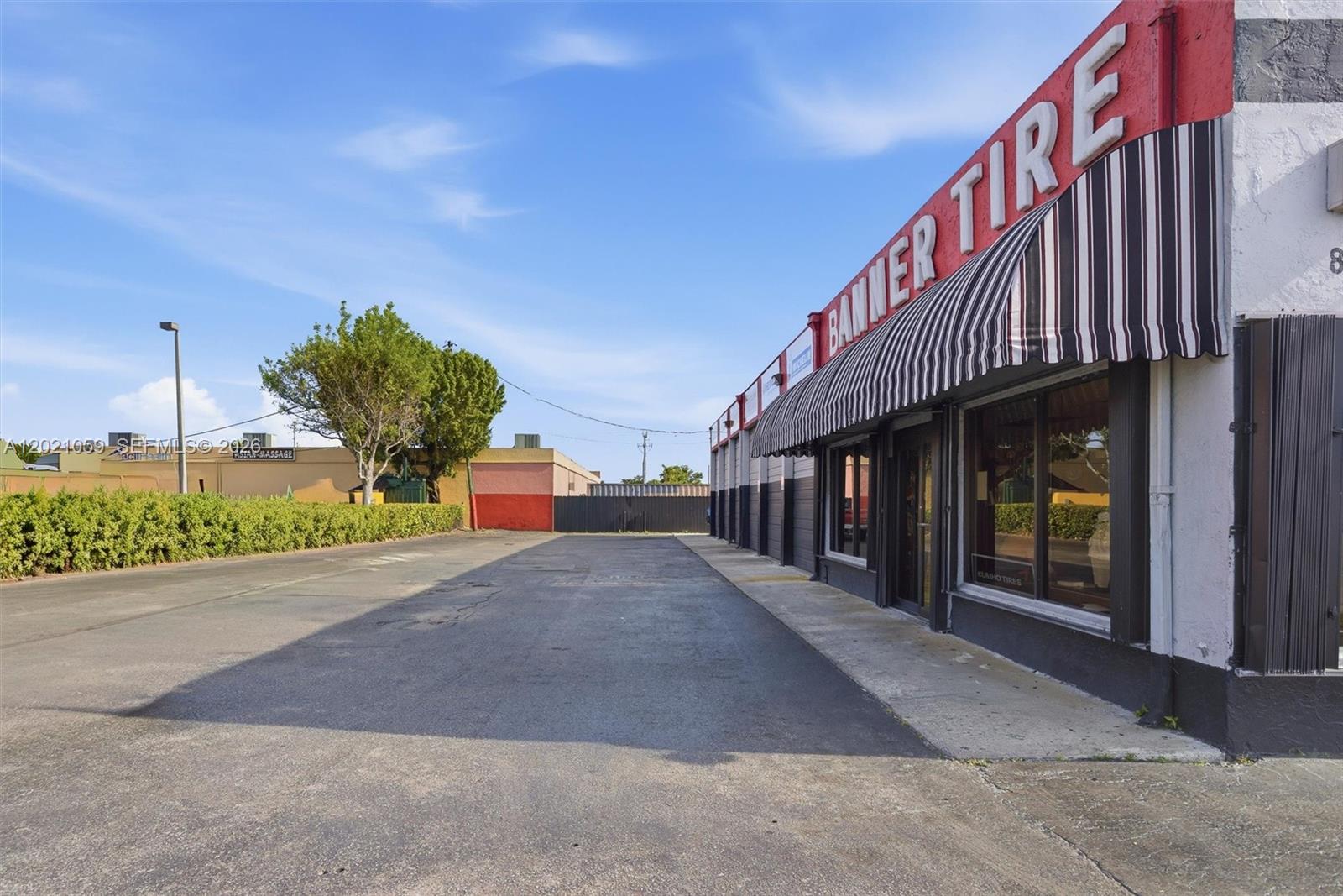 IDEAL VILLA HOME TRACT - Commercial Sale