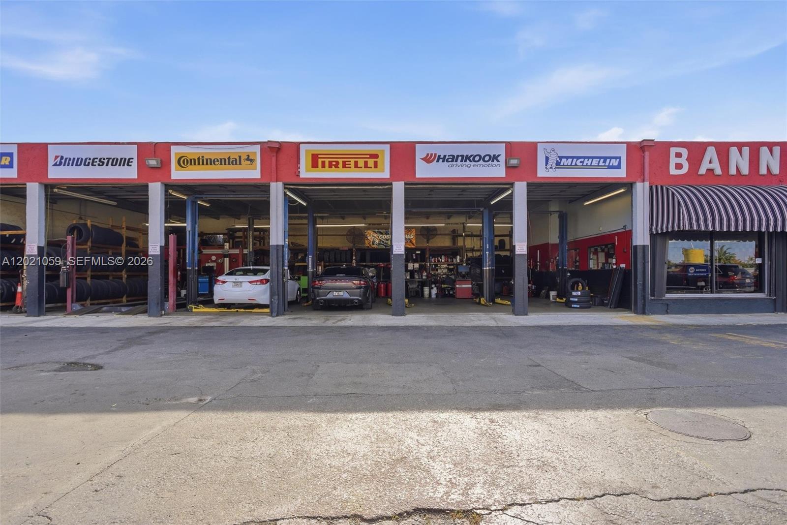 IDEAL VILLA HOME TRACT - Commercial Sale