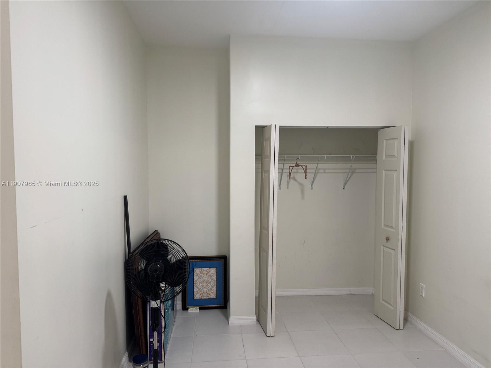 ESTATE MANSIONS 1ST ADDN - Residential