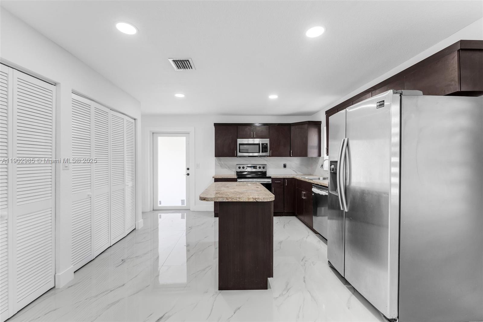 PALMLAND HOMES SOUTH NO 7 - Residential Lease