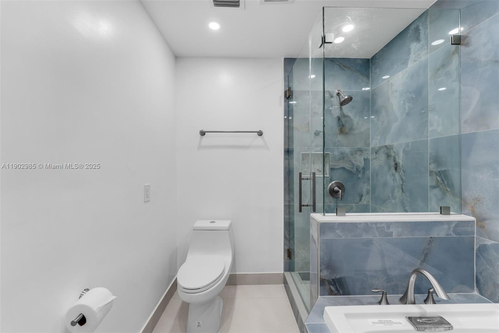 PALMLAND HOMES SOUTH NO 7 - Residential Lease