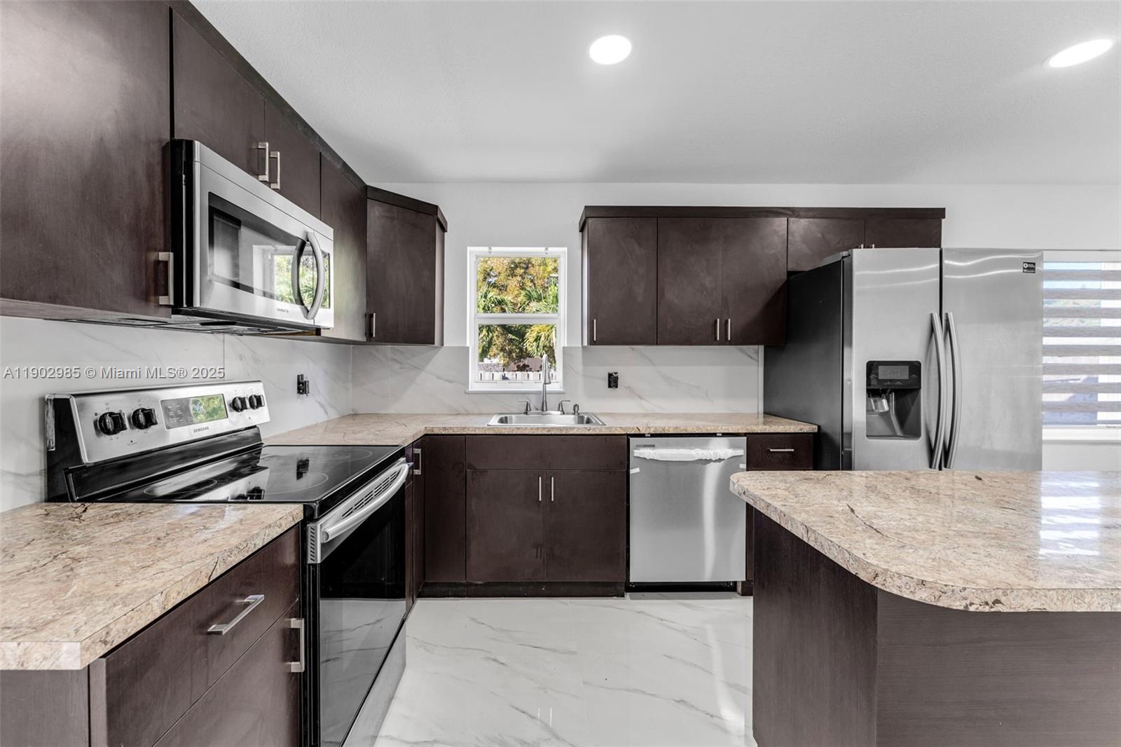 PALMLAND HOMES SOUTH NO 7 - Residential Lease