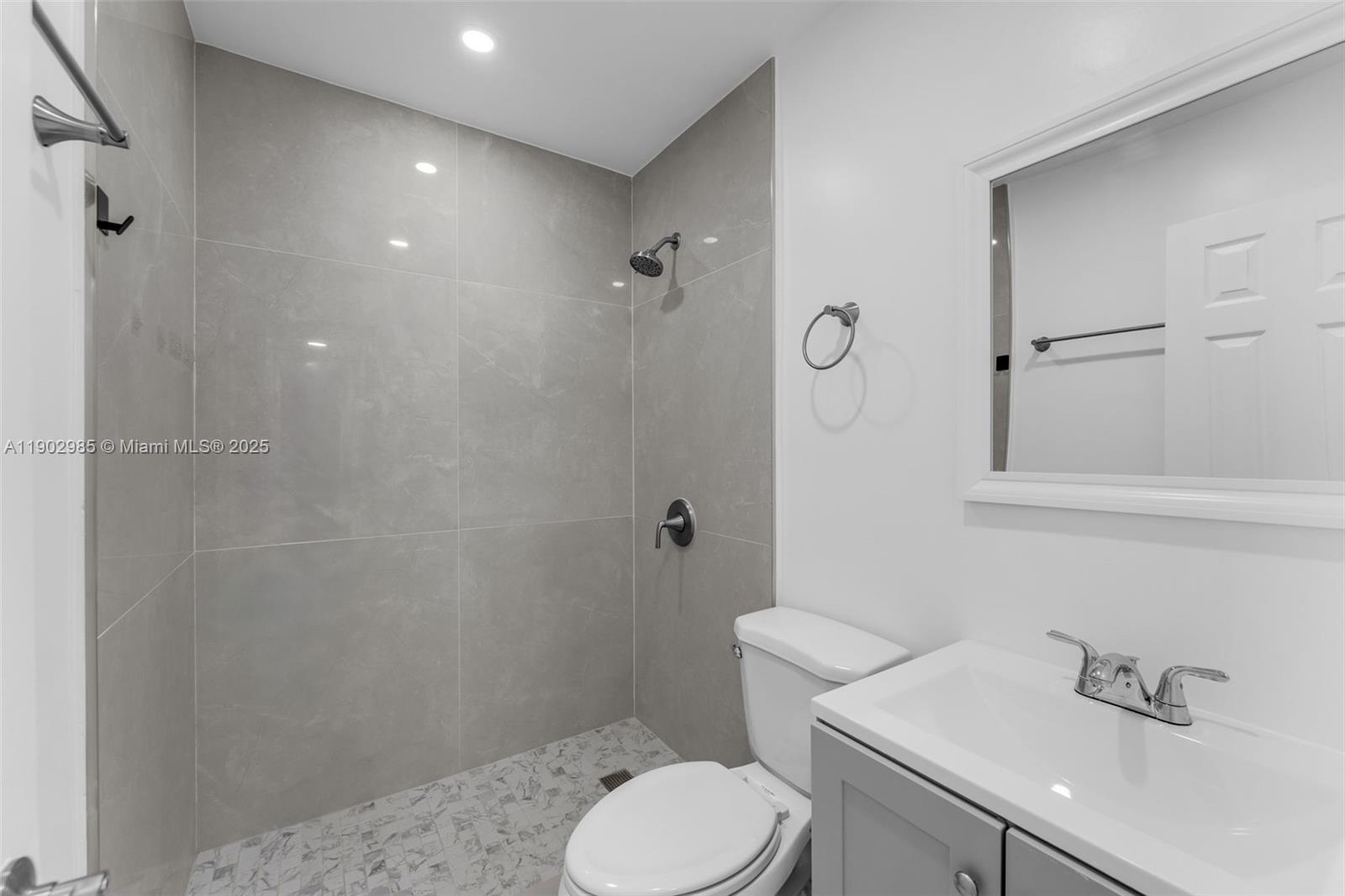 PALMLAND HOMES SOUTH NO 7 - Residential Lease