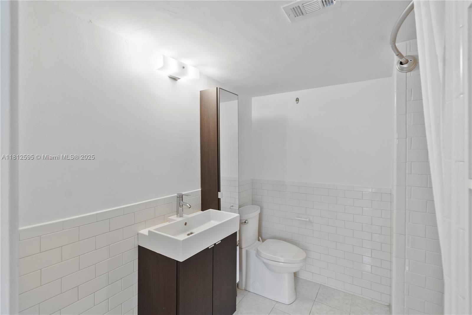 DADELAND GROVE CONDO - Residential Lease