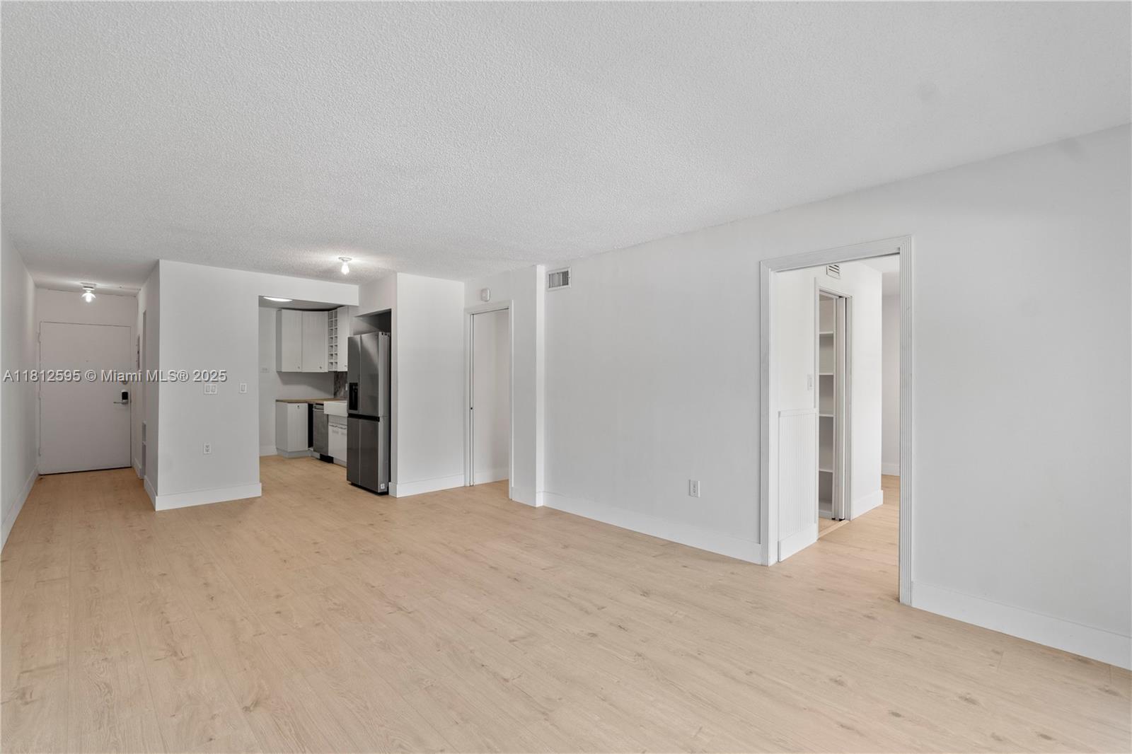 DADELAND GROVE CONDO - Residential Lease