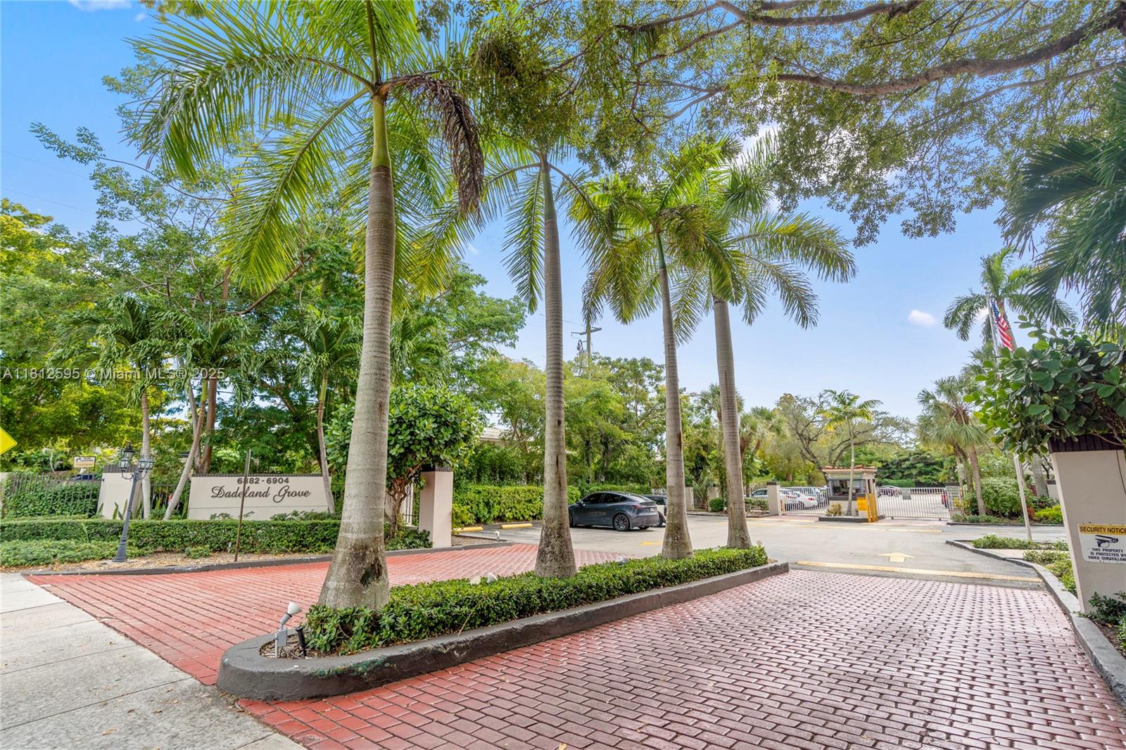 DADELAND GROVE CONDO - Residential Lease