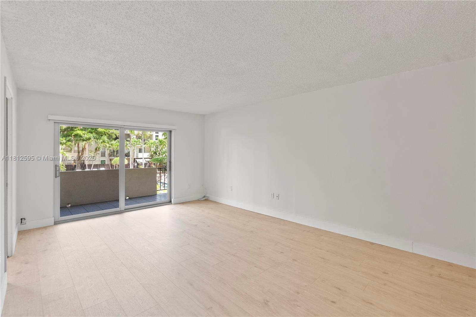 DADELAND GROVE CONDO - Residential Lease