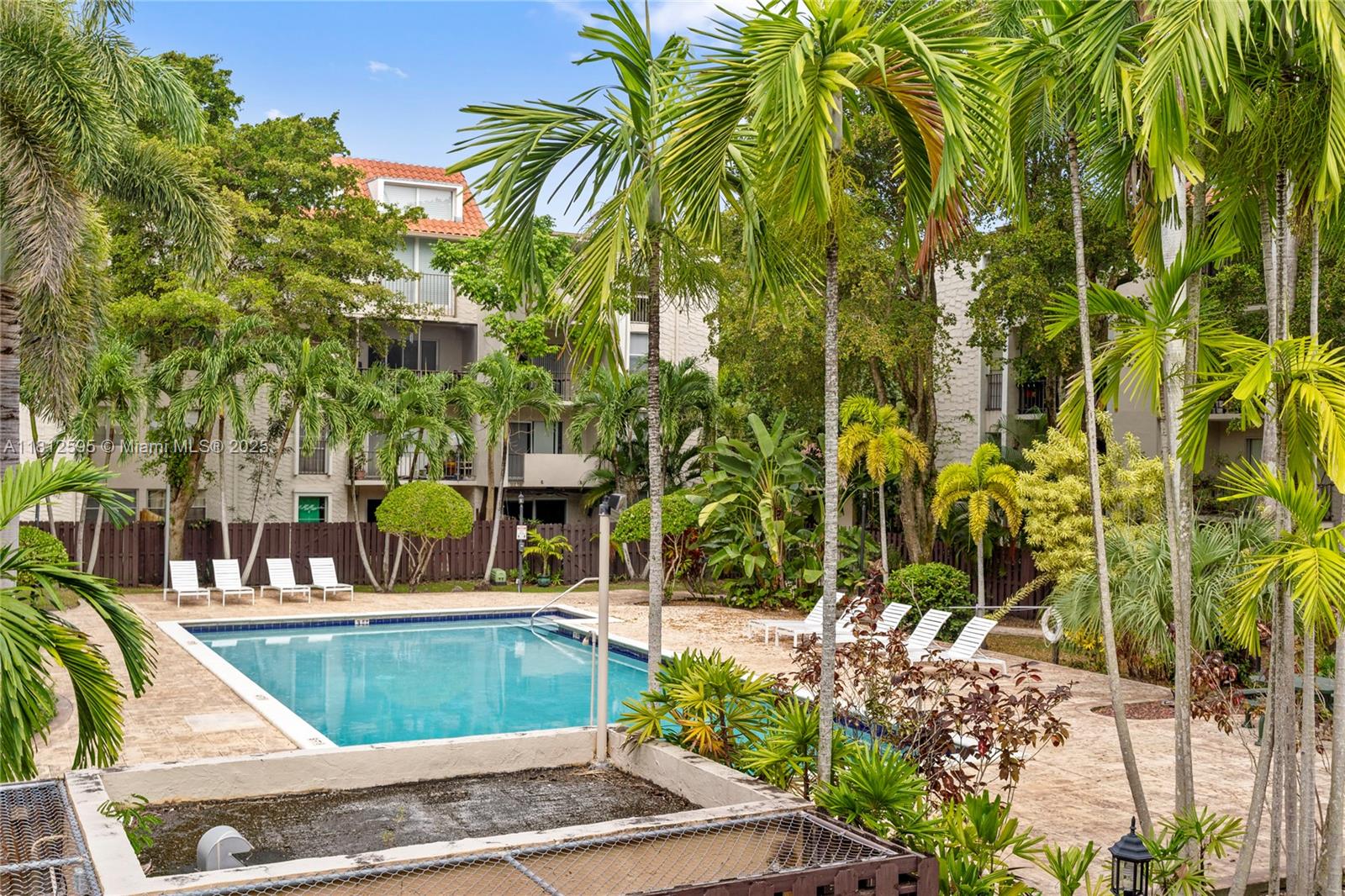 DADELAND GROVE CONDO - Residential Lease