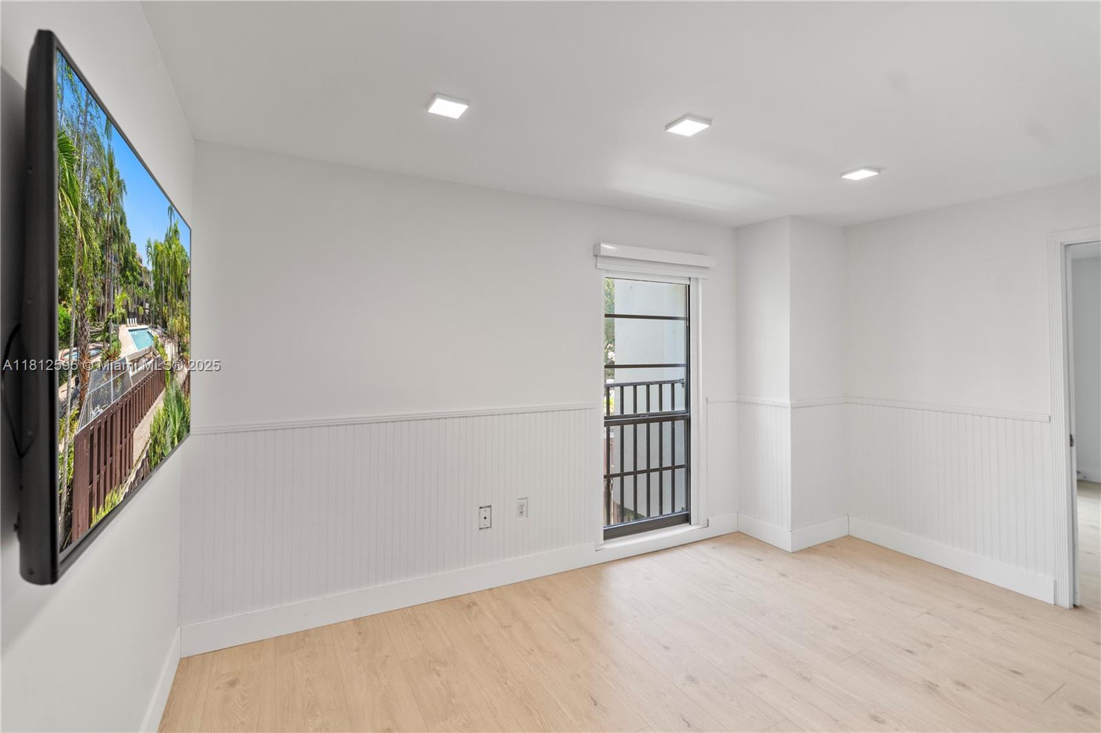 DADELAND GROVE CONDO - Residential Lease