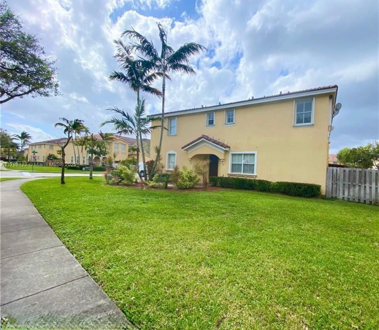 15035 Sw 9th Ln, Miami, Broward County, Florida - 4 Bedrooms  
3 Bathrooms - 