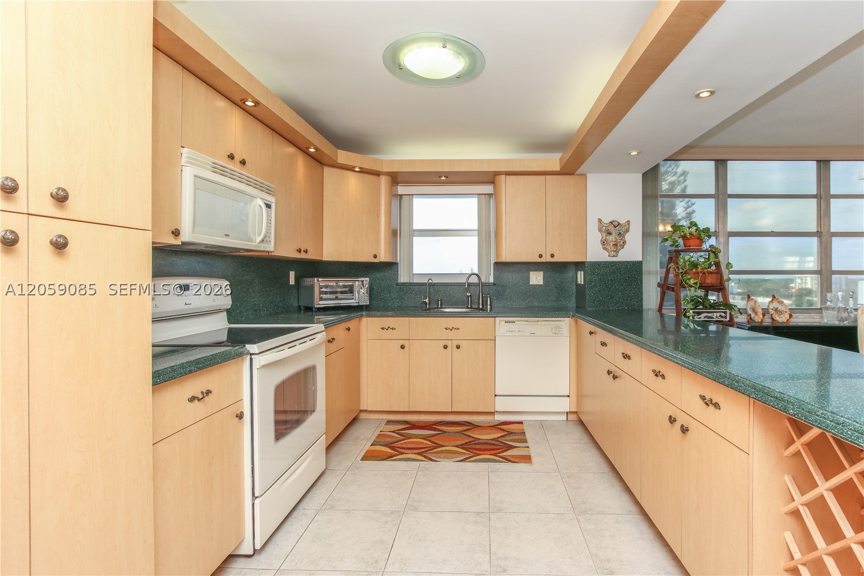 2780 NE 183rd St 901
