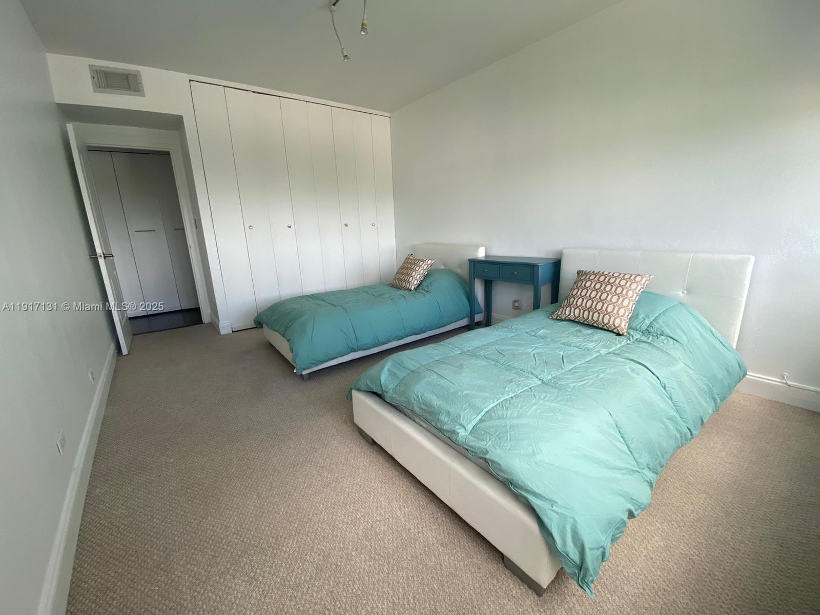 PARKVIEW POINT CONDO - Residential Lease