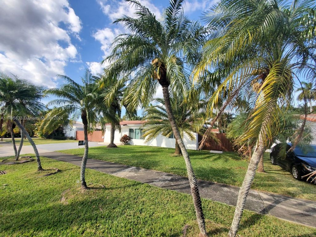 Photo of 901 NE 2nd Ct #901, Hallandale Beach, FL 33009 (MLS # A11705833)