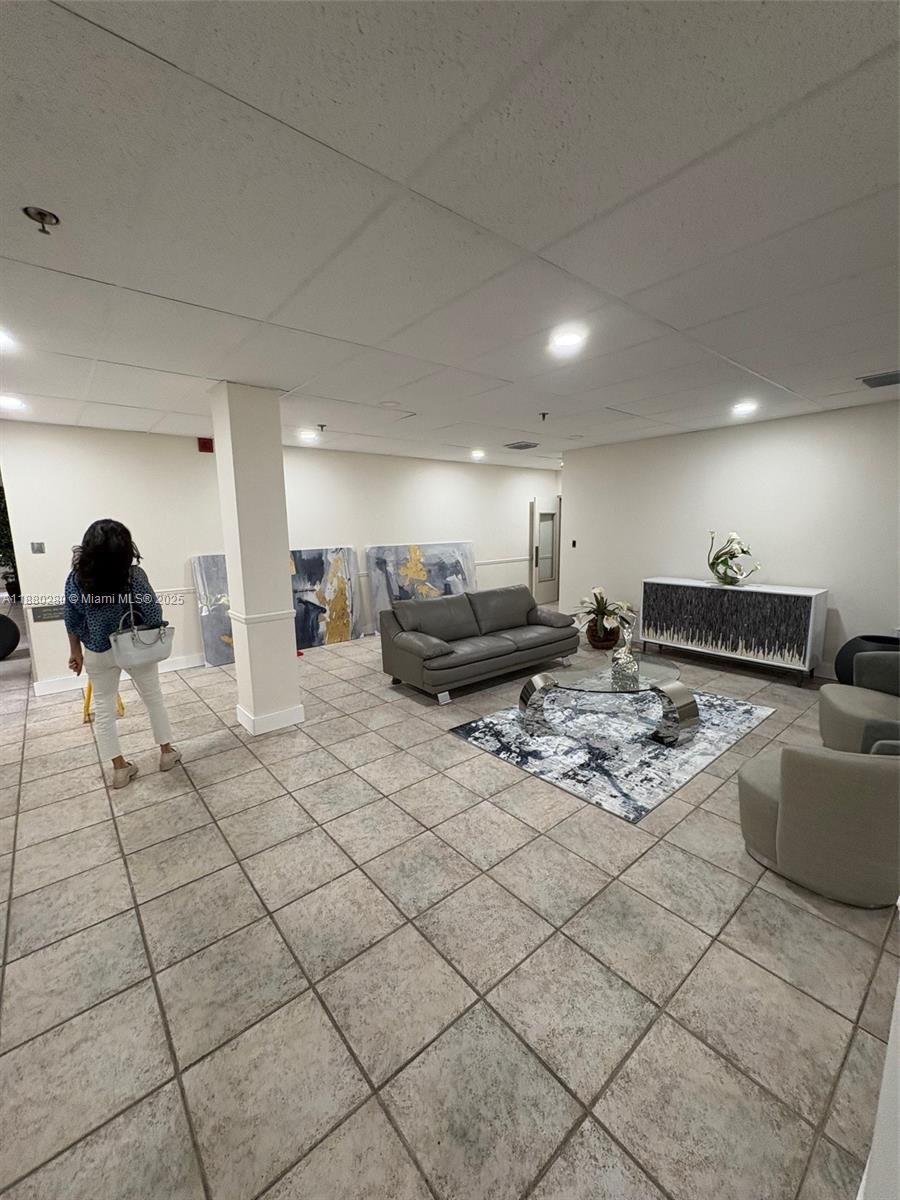 CHANTILLY CONDO - Residential