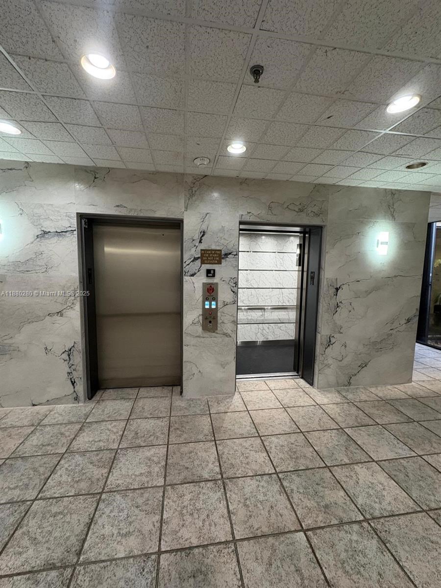 CHANTILLY CONDO - Residential