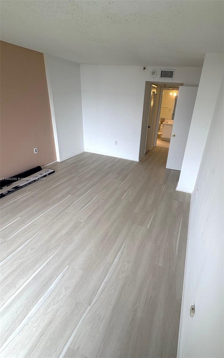 CHANTILLY CONDO - Residential